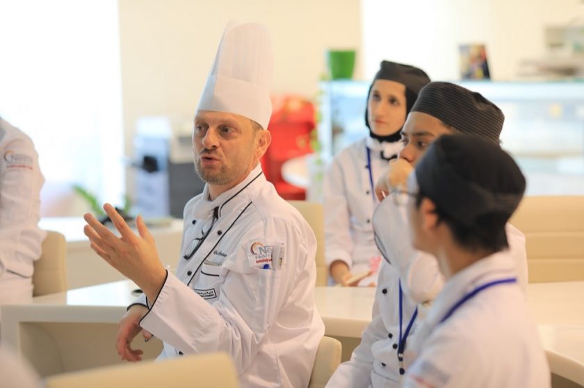 “كلية دبي للسياحة”تعزّز تعليم طلاّبها بكوادر من الخبراء المتميّزين
