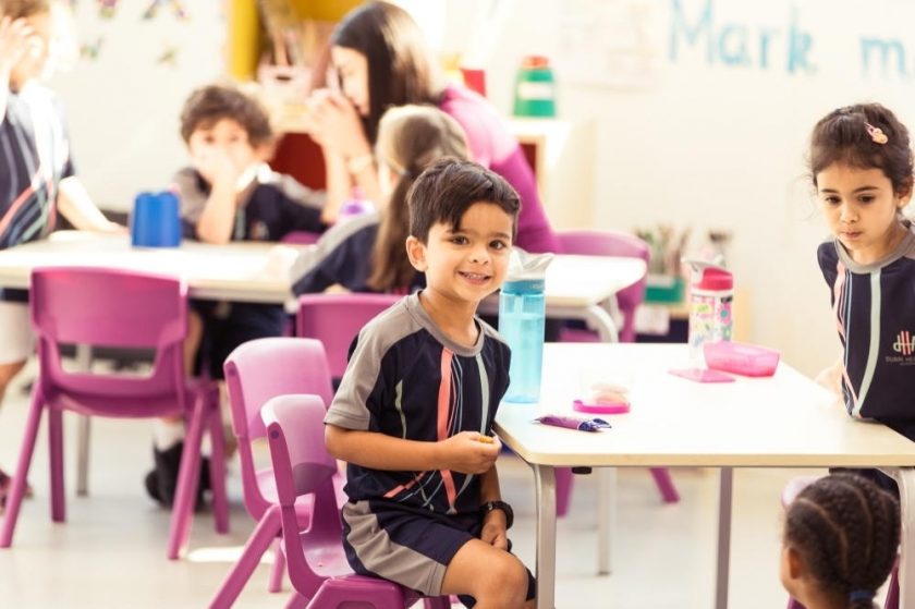 دبي هايتس أكاديمي تقدم نصائح قيّمة لاختيار المدرسة الجديدة لأطفالكم