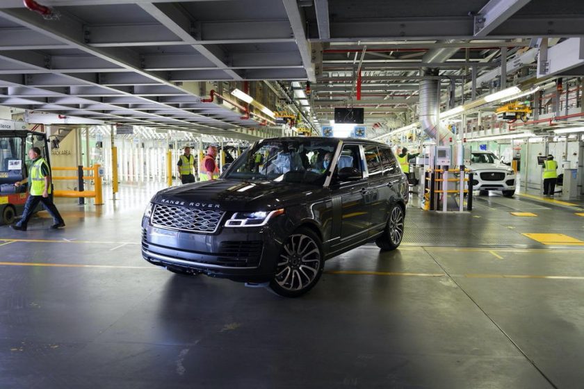 FIRST RANGE ROVER MADE UNDER SOCIAL DISTANCING MEASURES