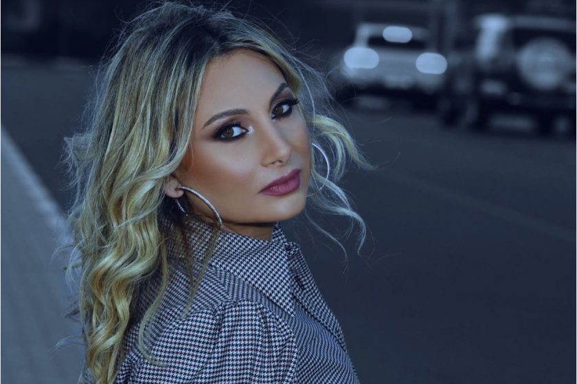 نادين شماس تتصدر قائمة الأغاني في المنطقة بأغنيتين  جديدتين