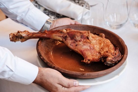 مطعم أسادور دي أراندا يفتتح أول فرع بنكهة إسبانية في الإمارات