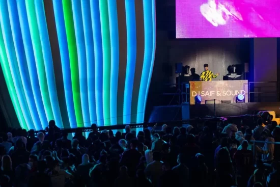 منسق الأغاني سيف آند ساوند يقدم عرضاً موسيقياً مبهراً على منصة اليوبيل