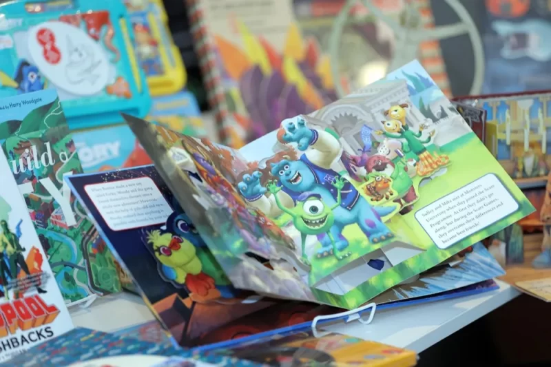 عودة معرض وولف! أكبر معرض للتخفيضات على بيع الكتب بيغ باد وولف يعود إلى دبي