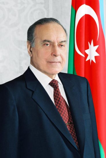 أذربيجان تحتفل بالذكرى الـ 99 لمولد زعيمها القومي حيدر عليف