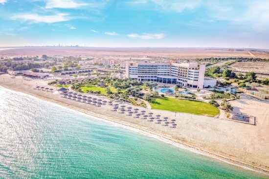 فندق شاطئ الظفرة الملاذ الأمثل للاستجمام خلال فصل الصيف ‏