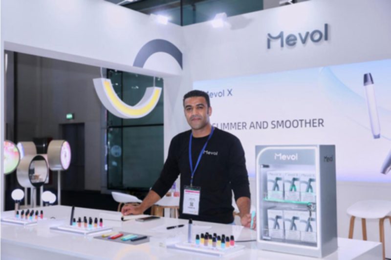 منتجات ميفول الجديدة تجتذب حشوداً ضخمة في المعرض العالمي للسجائر الإلكترونية في دبي!