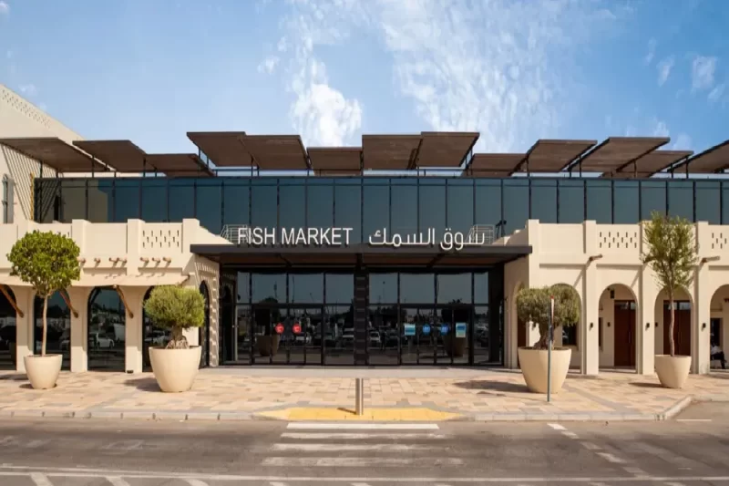 دائرة البلديات والنقل تفتتح مبنى سوق السمك الجديد