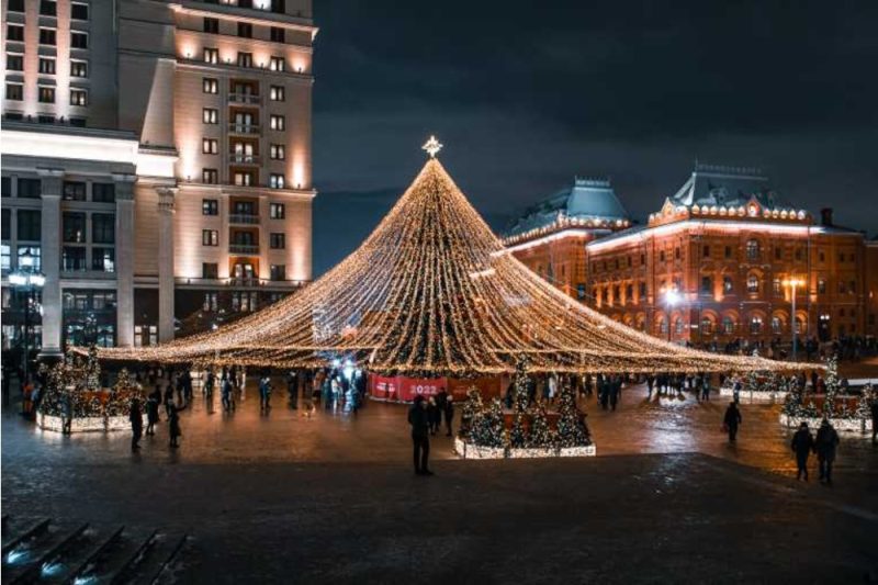 Moscow transforms into Christmas City