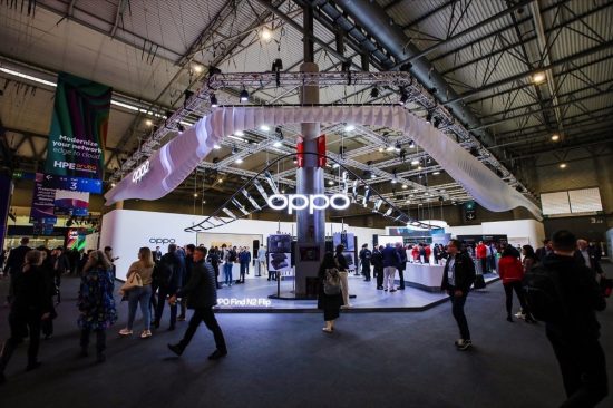 This image has an empty alt attribute; its file name is OPPO-Booth-at-MWC2023-550x366.jpg