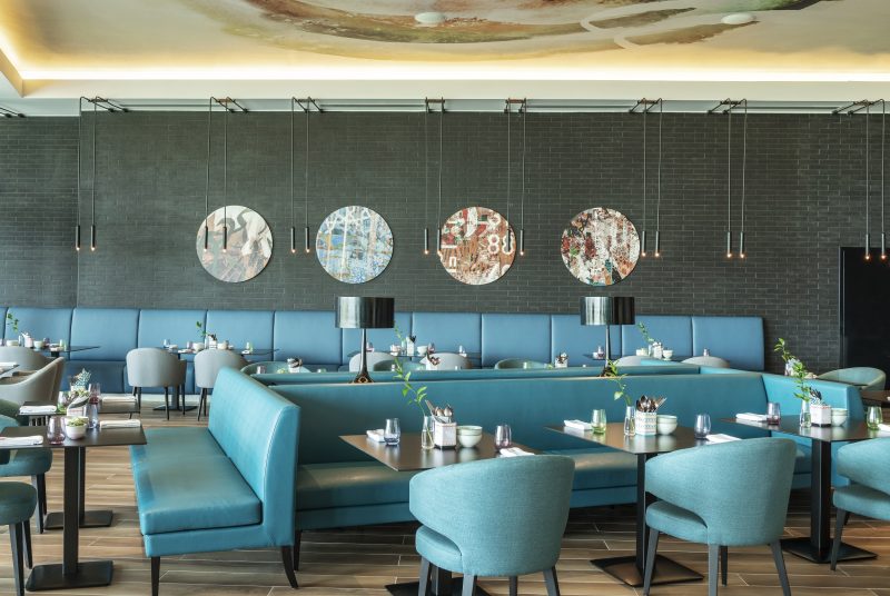 ألوفت خور دبي يحتفي بعيد الفطر السعيد مقدمًا لضيوفه تخفيضًا بقيمة 30% في مطعمه ذا كانتين
