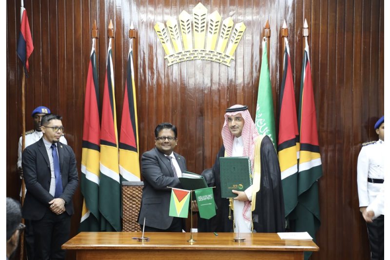 الصندوق السعودي للتنمية يوقع اتفاقيتي قرض تنموي بقيمة 150 مليون دولار في جمهورية غويانا