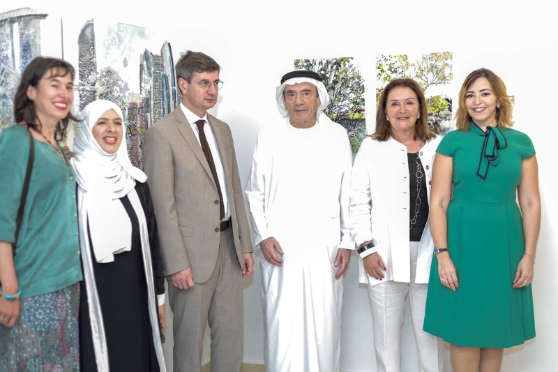 زكي نسيبة يفتتح معرض ” جذور ” بمقر الرّابطة الثقافية الفرنسية في أبوظبي 