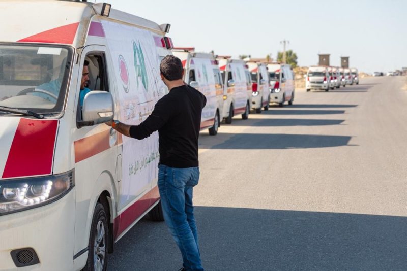 Khalaf Ahmad Al Habtoor donates ambulances to the Gaza Strip via the Egyptian Rafah crossing