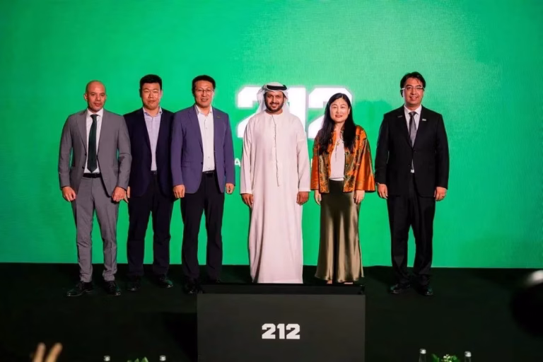 ليجند موتورز تكشف عن سيارة 212 T01 Navigator بالتزامن مع افتتاح صالة عرضها الفاخرة في أبوظبي