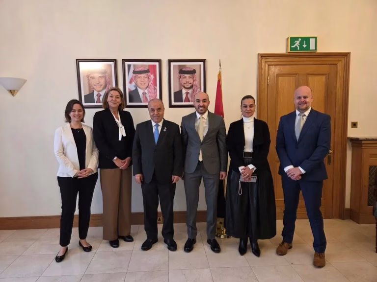 تمديد الشراكة بين بيرسون والأردن حتى عام 2031 لتعزيز التعليم المهني في  المملكة الأردنية الهاشمية